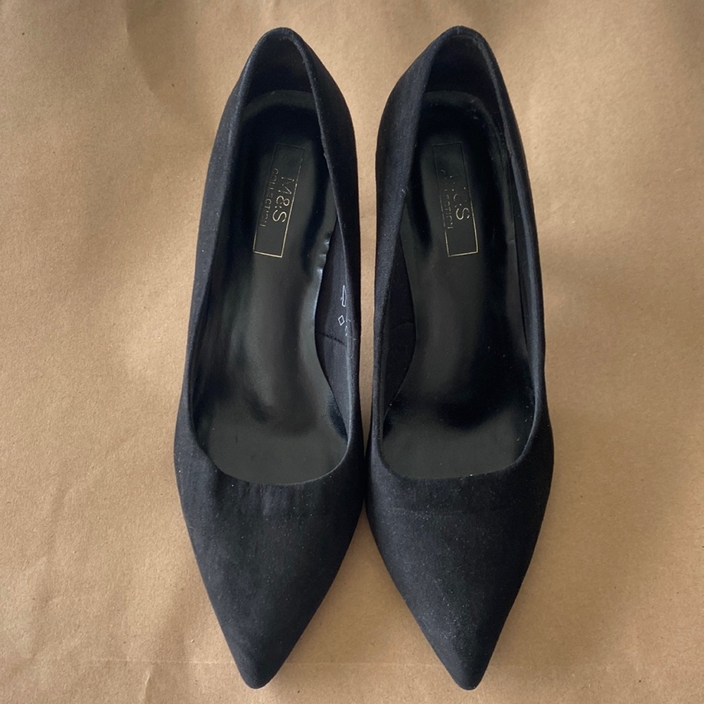 Black Marks & Spencer pumps